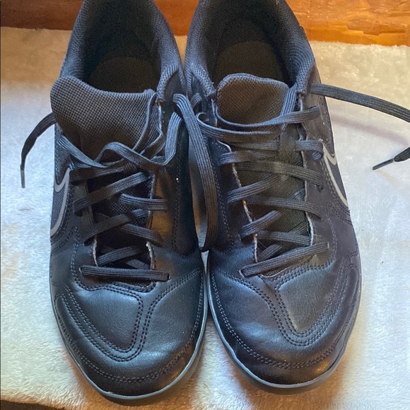 Nike Shoes - Nike Black leather Sneakers with Sleek Design like new great condition